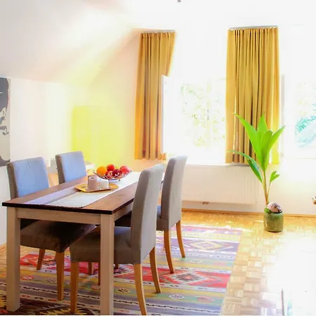Leopoldskron Apartment